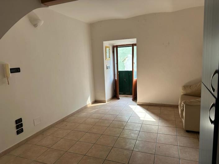 Image No.6-1 Bed House for sale