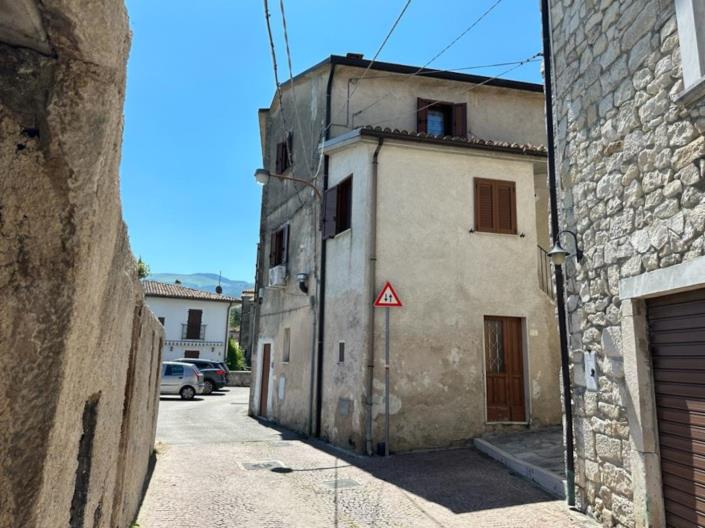 Image No.3-4 Bed House for sale