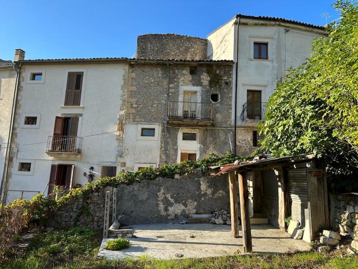 Image No.4-2 Bed House for sale