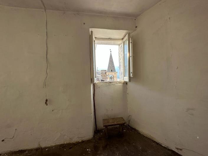 Image No.14-2 Bed House for sale