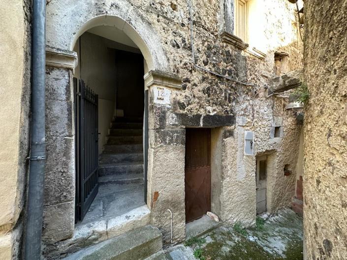 Image No.25-2 Bed House for sale