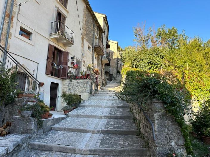 Image No.3-2 Bed House for sale