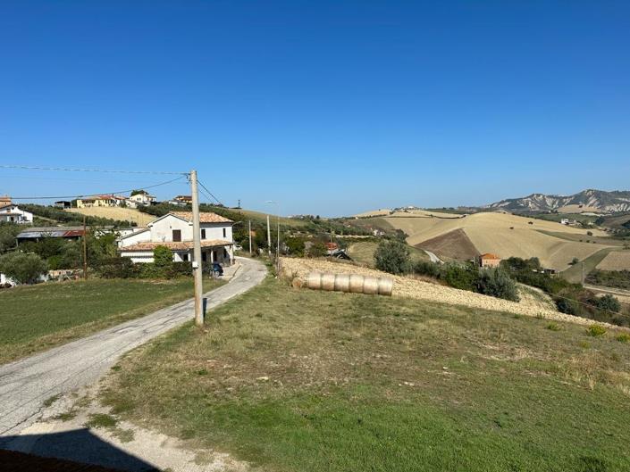 Image No.17-3 Bed Country House for sale