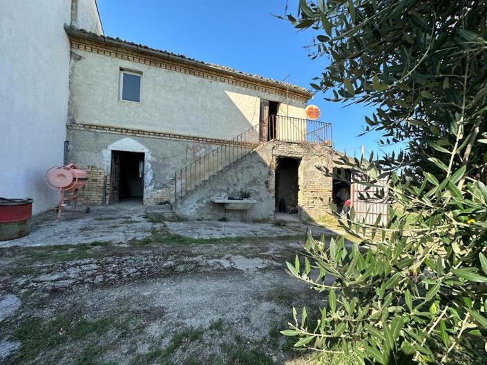 Image No.3-3 Bed Country House for sale