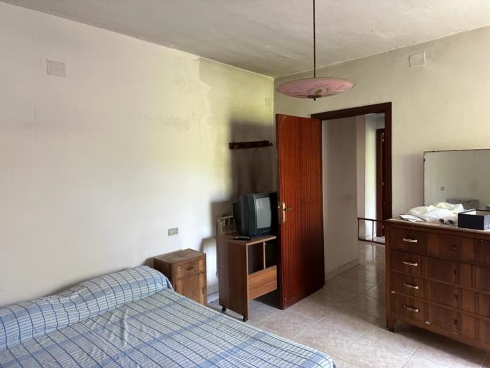 Image No.11-2 Bed House for sale