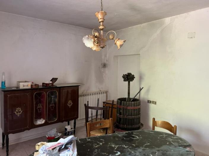 Image No.9-2 Bed House for sale