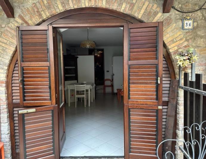 Image No.11-4 Bed House for sale