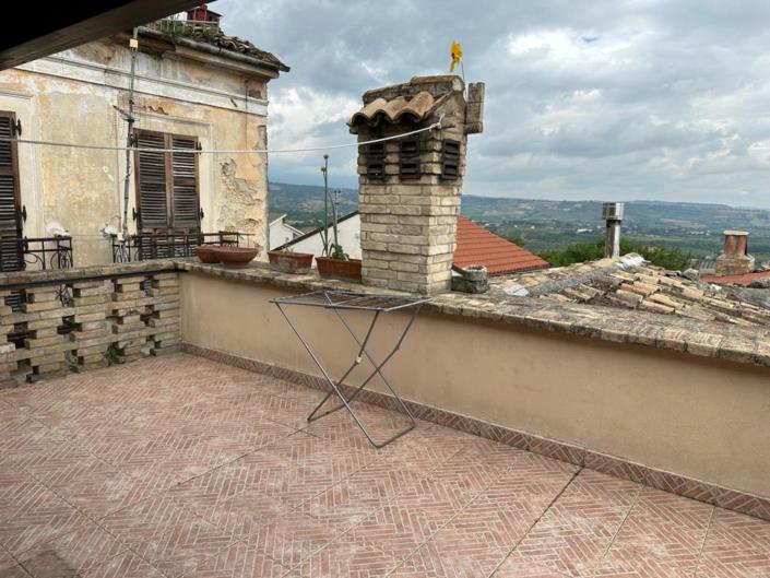 Image No.12-4 Bed House for sale