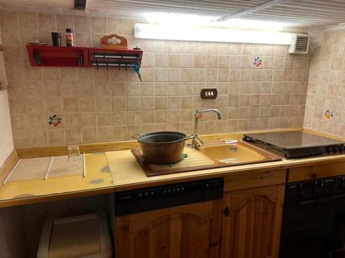 Image No.27-4 Bed House for sale