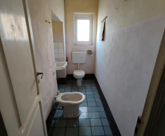 Image No.12-3 Bed Townhouse for sale