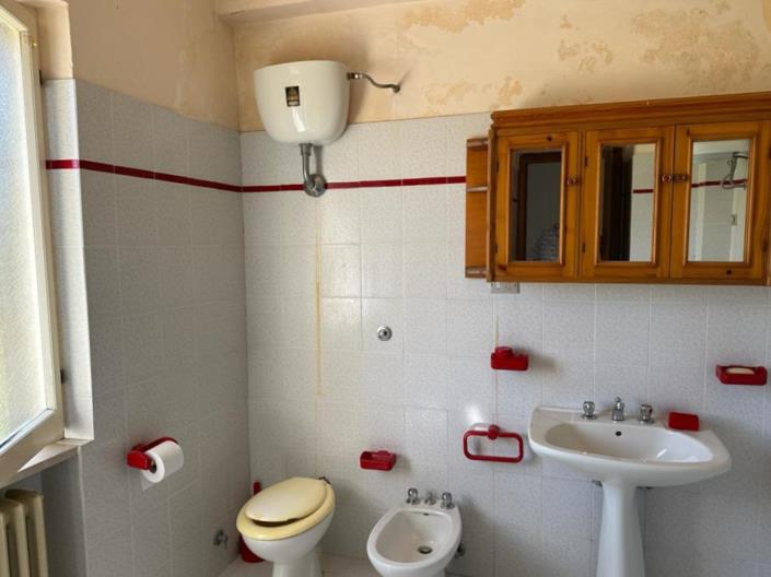 Image No.19-3 Bed House for sale