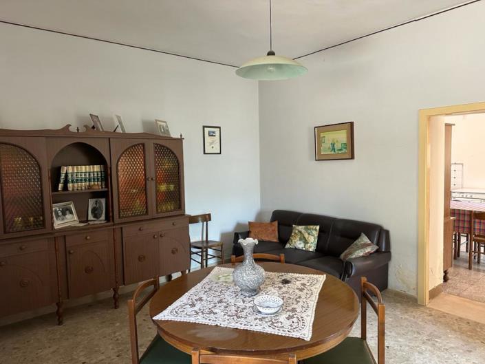 Image No.9-3 Bed House for sale