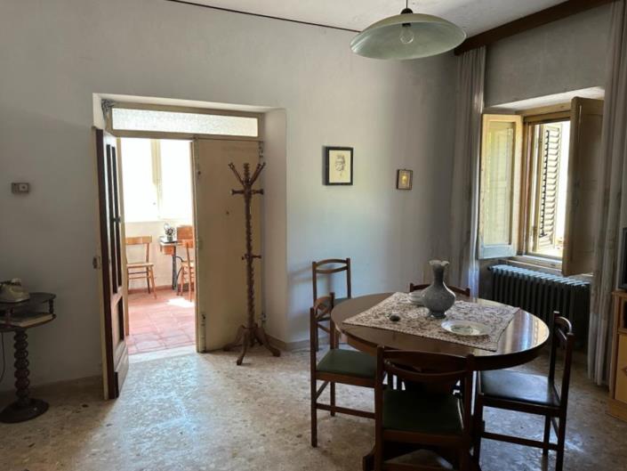 Image No.10-3 Bed House for sale