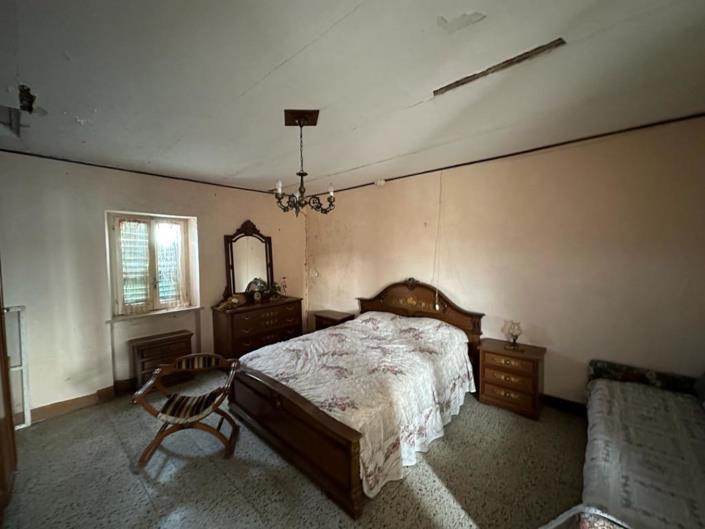 Image No.11-1 Bed House for sale