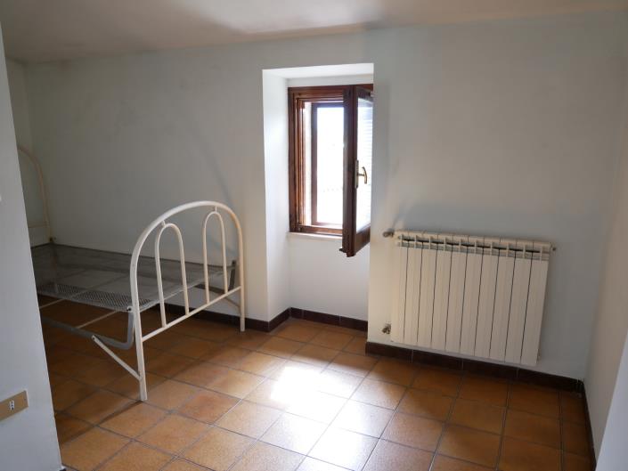 Image No.10-3 Bed House for sale