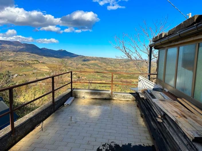 Image No.9-1 Bed Townhouse for sale