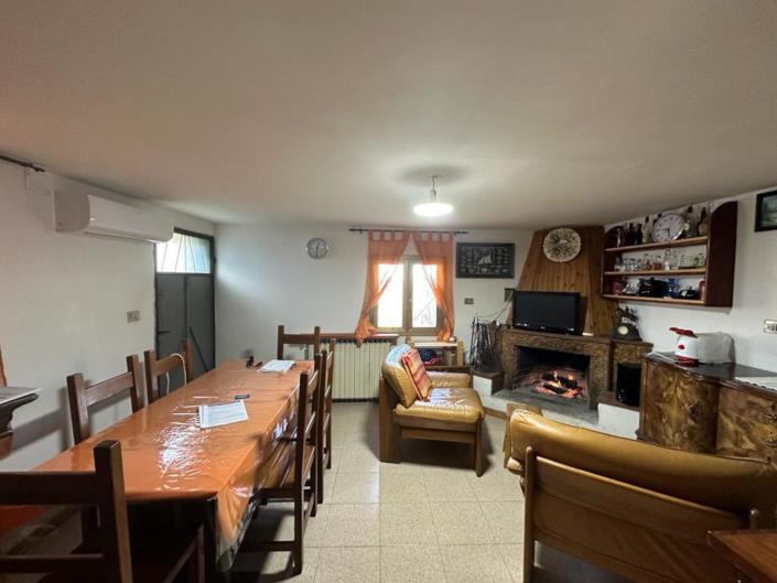 Image No.17-1 Bed Townhouse for sale