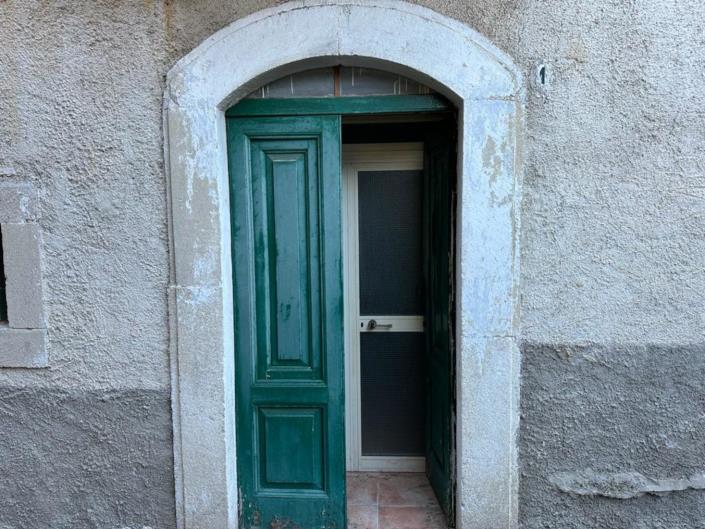 Image No.14-2 Bed House for sale