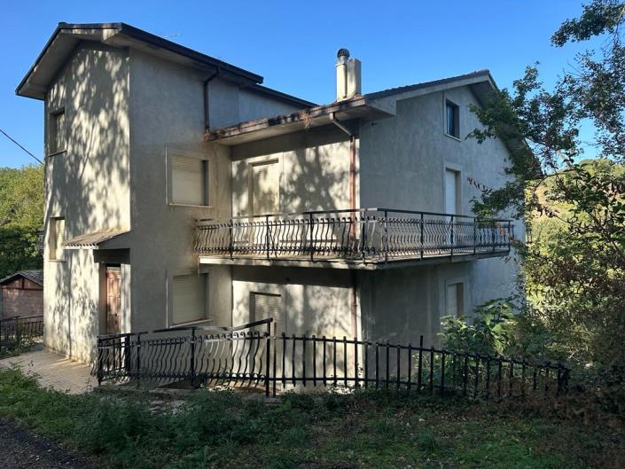 Image No.3-3 Bed Apartment for sale