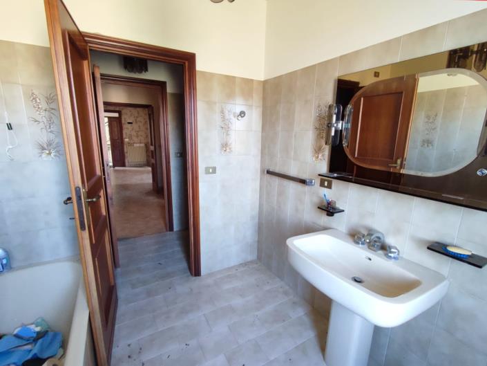 Image No.21-3 Bed Apartment for sale