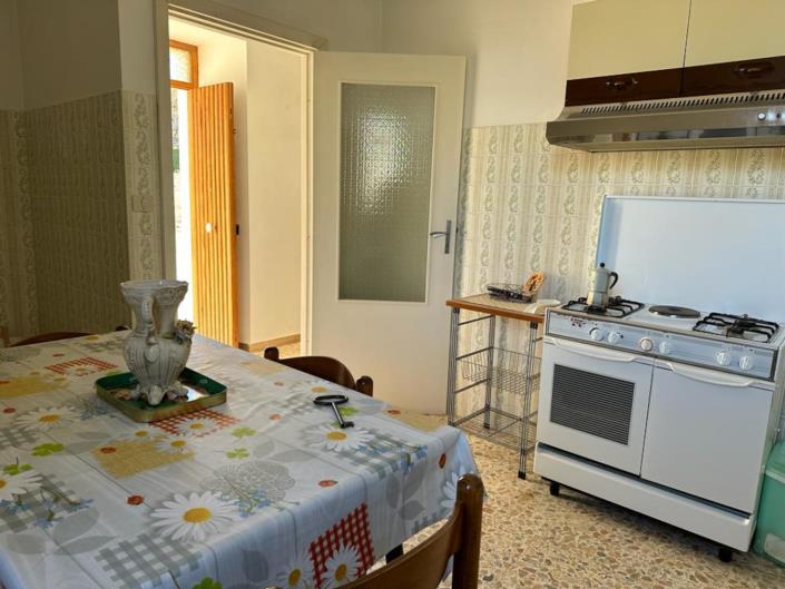 Image No.12-2 Bed Property for sale