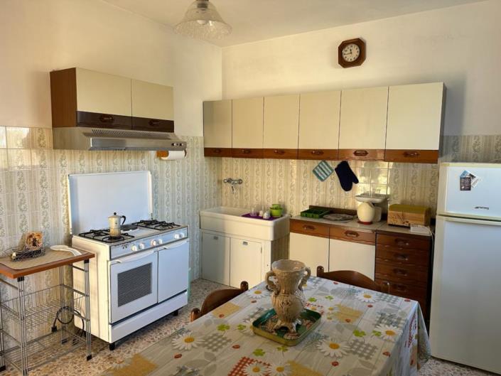 Image No.13-2 Bed Property for sale