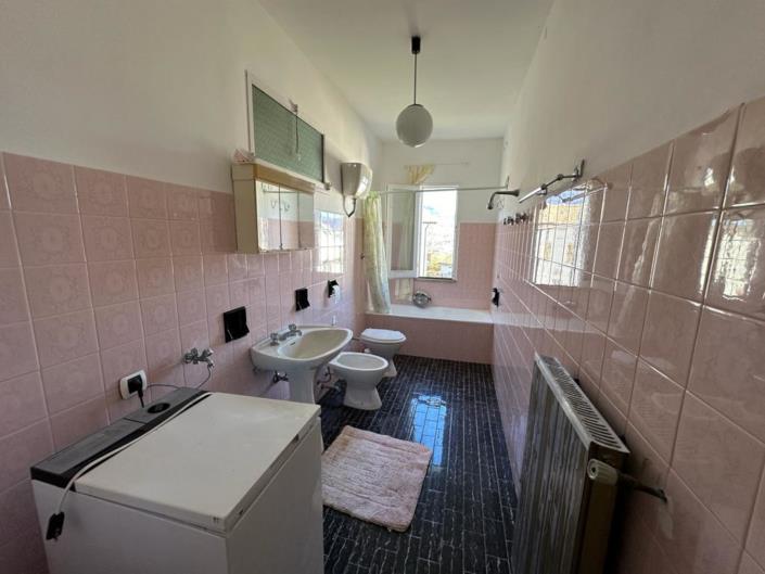 Image No.23-2 Bed Property for sale