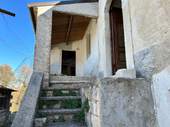 Image No.27-2 Bed Property for sale