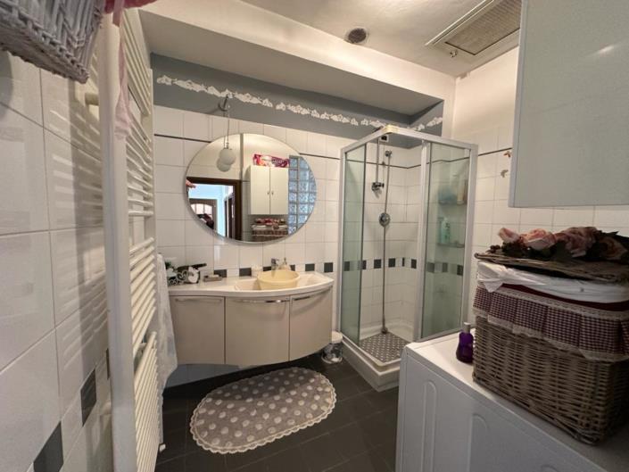 Image No.27-2 Bed Apartment for sale