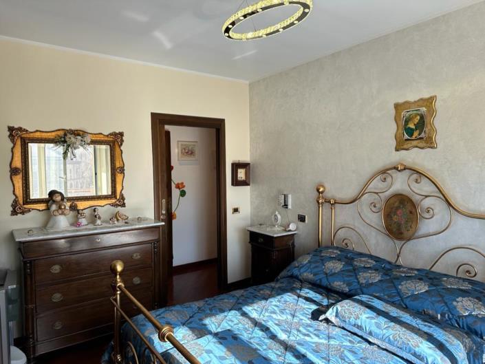 Image No.24-2 Bed Apartment for sale