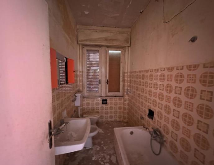 Image No.38-2 Bed Cottage for sale