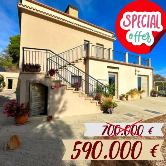 Image No.1-4 Bed Villa / Detached for sale
