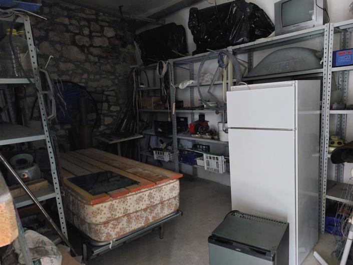 Image No.18-1 Bed House for sale