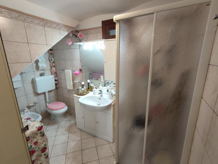 Image No.5-2 Bed House for sale