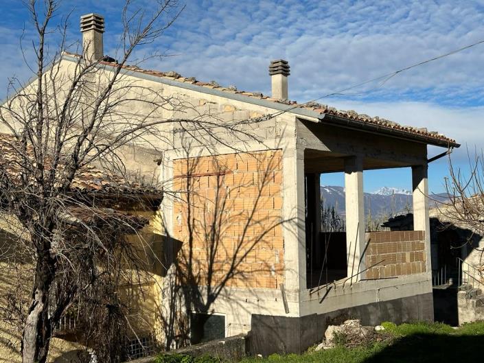 Image No.4-2 Bed House for sale