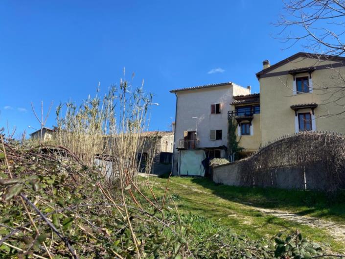 Image No.5-2 Bed House for sale