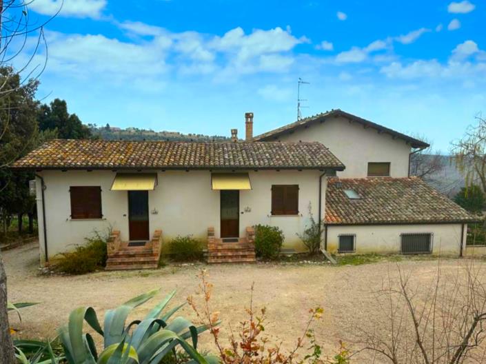 Image No.13-10 Bed Farmhouse for sale