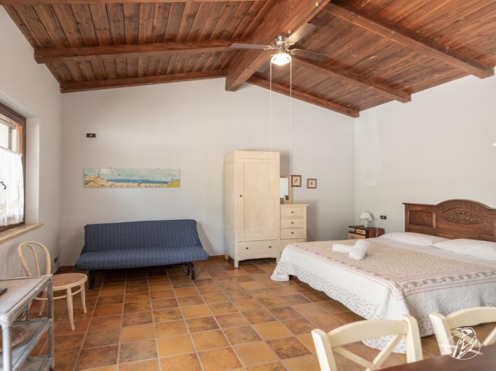 Image No.24-10 Bed Farmhouse for sale