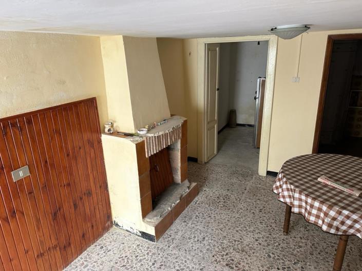 Image No.6-2 Bed Townhouse for sale