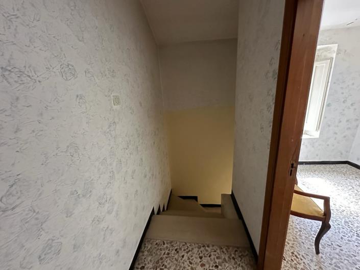 Image No.27-2 Bed Townhouse for sale