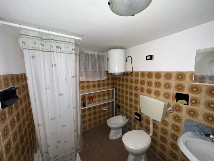 Image No.29-2 Bed Townhouse for sale