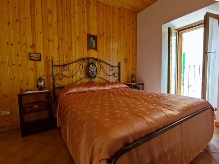 Image No.16-1 Bed Property for sale