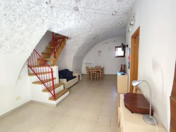 1 - Raiano, Property