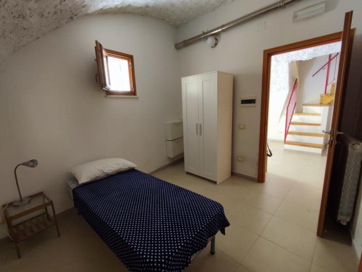 Image No.12-3 Bed Property for sale