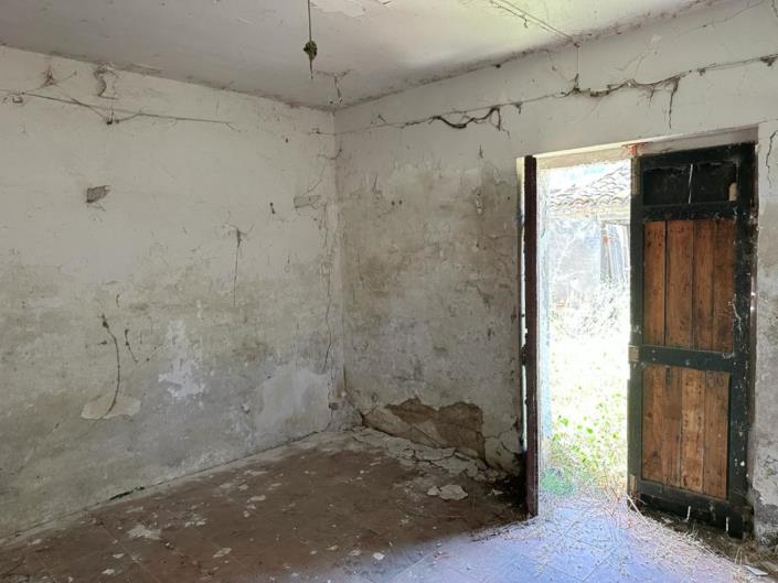 Image No.28-2 Bed Cottage for sale