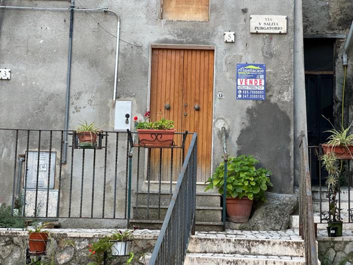 Image No.4-2 Bed Property for sale