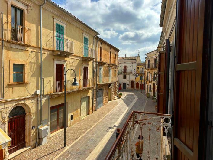 Image No.4-3 Bed Property for sale