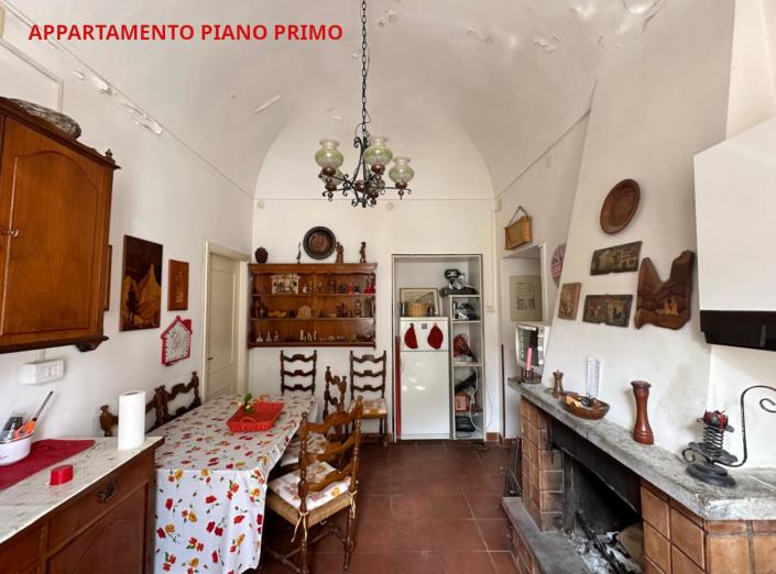 Image No.10-3 Bed Property for sale