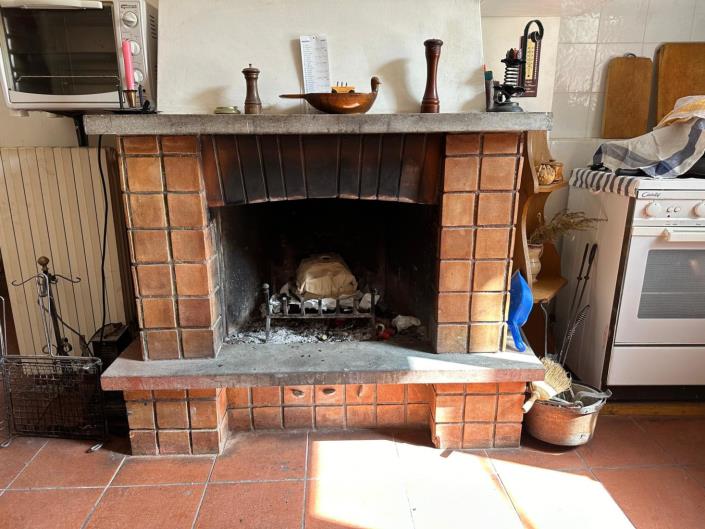 Image No.12-3 Bed Property for sale