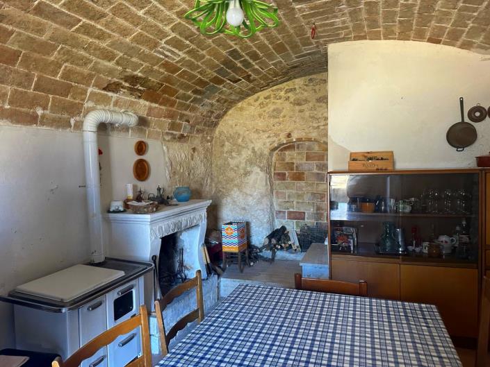 Image No.8-2 Bed Townhouse for sale